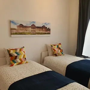 Apartment Chez Esmara Et Philippe Grand-place, Brussels